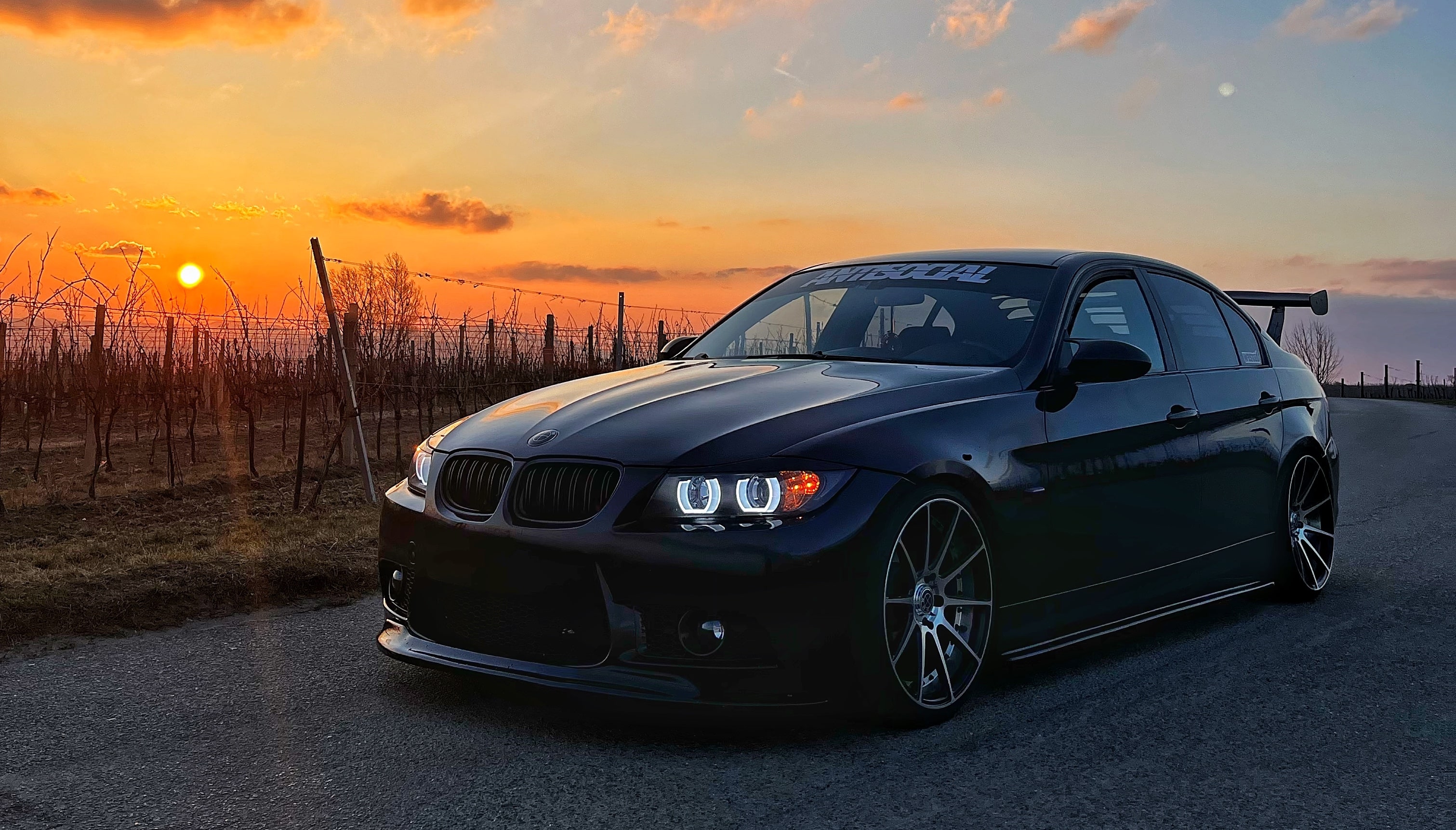 bmw-e90-330i-190kw-od-phoenixe-1-min
